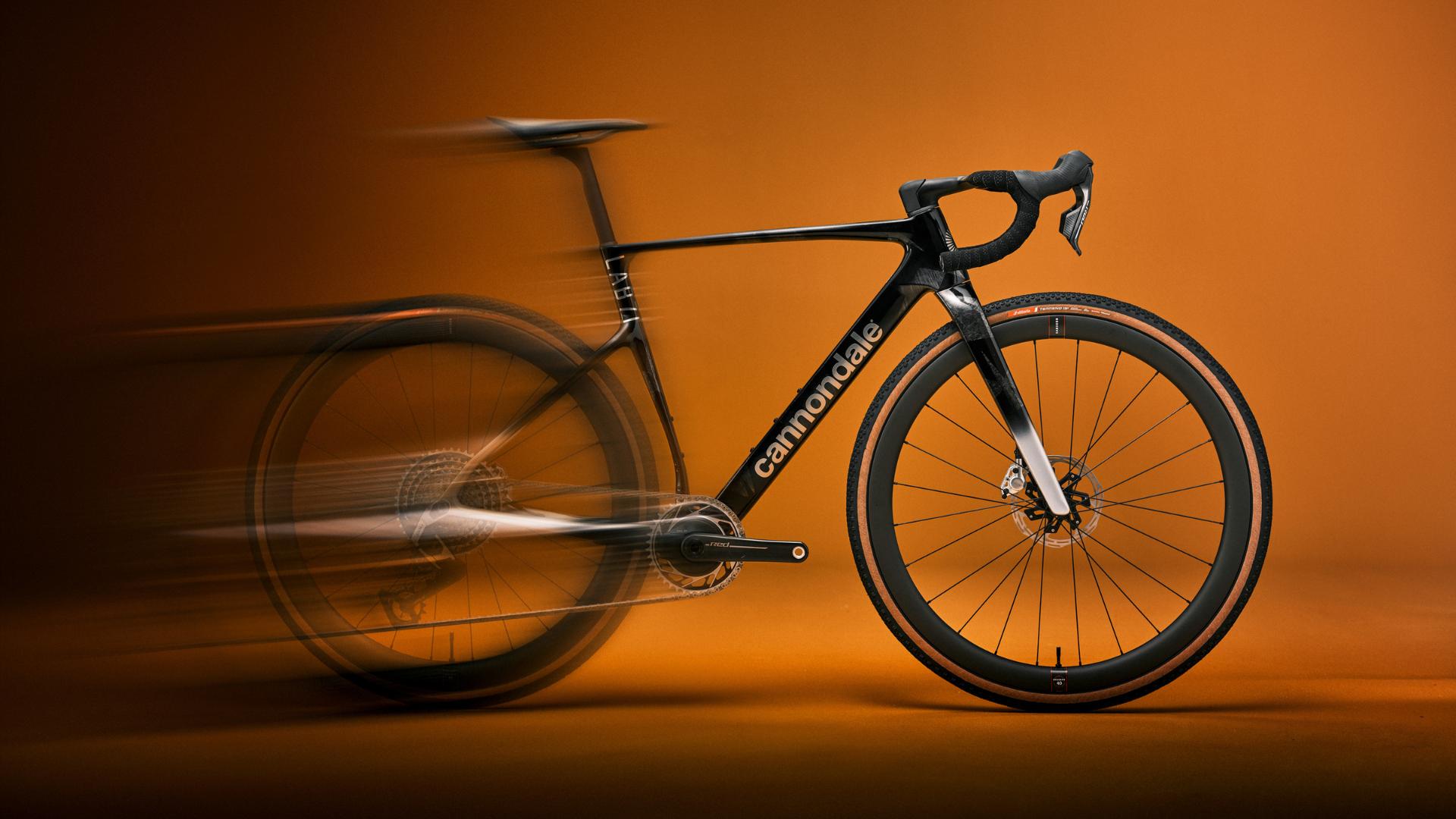 Legendární kolo se vrací! Cannondale vstupuje na gravelový trh s vylepšeným modelem SuperX!